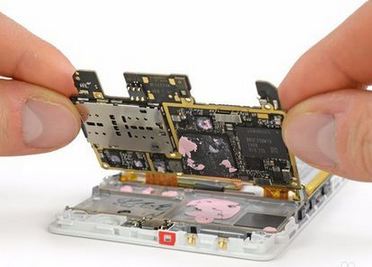 拆開了才知道，它確實(shí)可以算華為最成功的手機(jī)主板