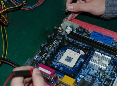 主板詳細(xì)檢測(cè)指南 從故障排查到性能評(píng)估